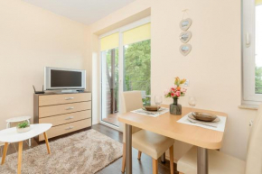 Wakacyjny Apartament z Parkingiem 500 m od Plaży by Noclegi Renters, Gmina Puck